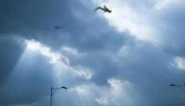 开原发现蛟龙!东北最近频频出现龙卷风,一段视频流出,火遍网络