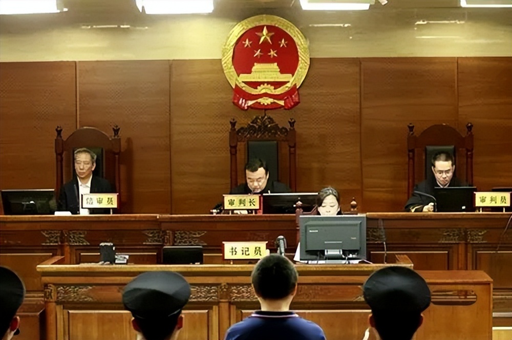 法院判决下来了，但被告没钱，申请法院强制执行可以拿到钱吗？