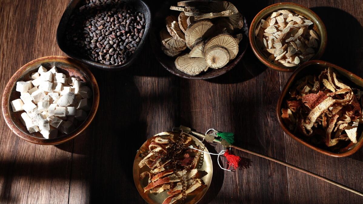 瘀血经闭可以用温经汤吗,中医治子宫内膜增生