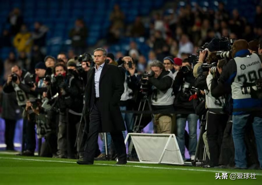 穆里尼奥向热刺球迷道歉,穆里尼奥疯狂庆祝