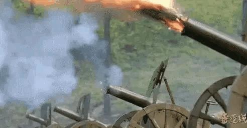 *绑捆**露大胸、台词乱来，这些“*辱侮**”观众的剧情，真把观众当傻子