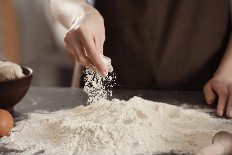 买面粉怎么区分高筋中筋低筋,超市买的面粉是高筋还是低筋