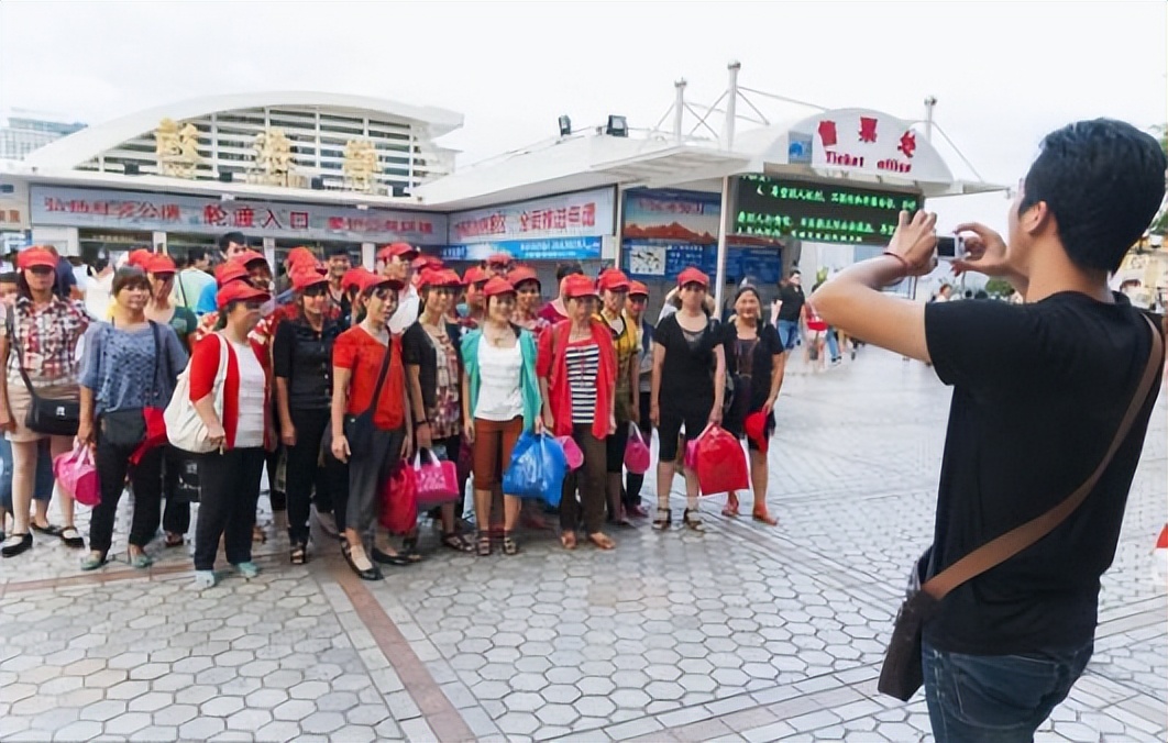 跟团游被导游强制消费怎么办,跟团旅游导游强迫消费