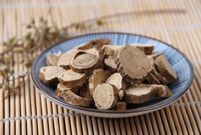 小肠有寒手脚冰凉该怎么办呢,小肠冷的症状