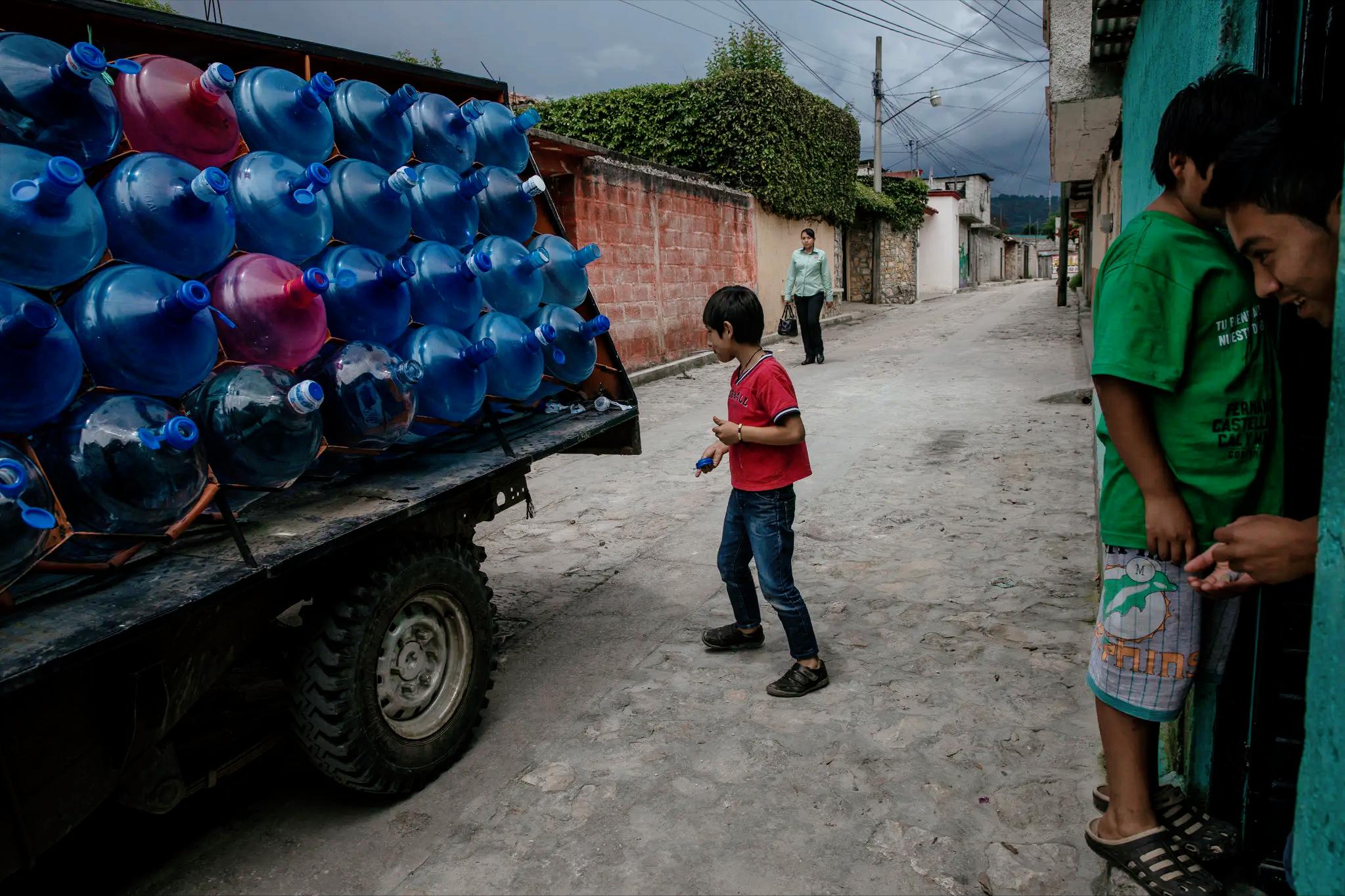 被可乐控制的墨西哥小镇:可乐比水还便宜,居民饱受糖尿病之苦