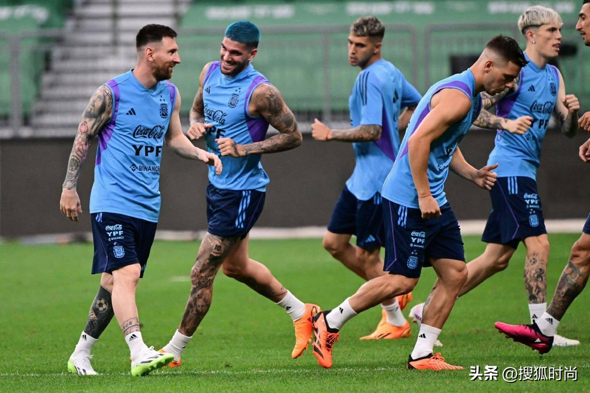 梅西来中国戴的表,梅西来北京穿搭