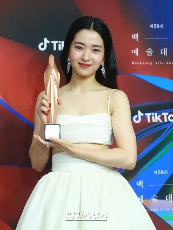 鏇剧粡鍜屽畫鎱т箶鍚堜綔鐏亶闊╁浗鐨勪粬,鏇剧粡鍜屽畫鎱т箶鐏亶闊╁浗鐨勪粬