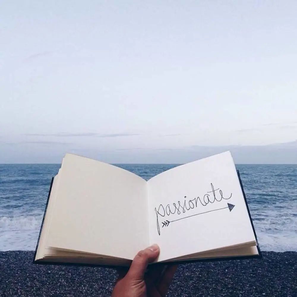 朋友圈其实就是一个人的名片,你分享的朋友圈就是你的名片