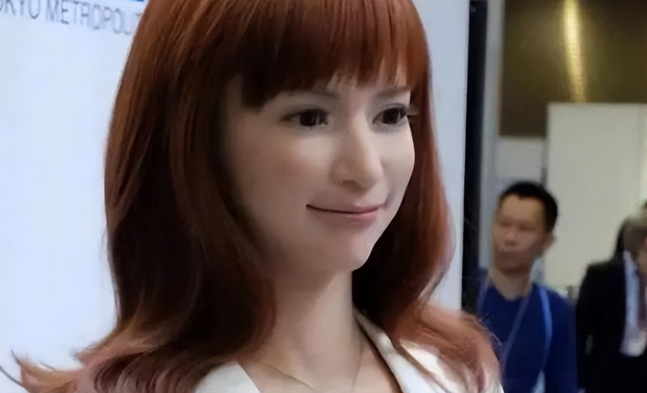 日本美女机器人视频会说话或走路,日本机器人遭疯抢