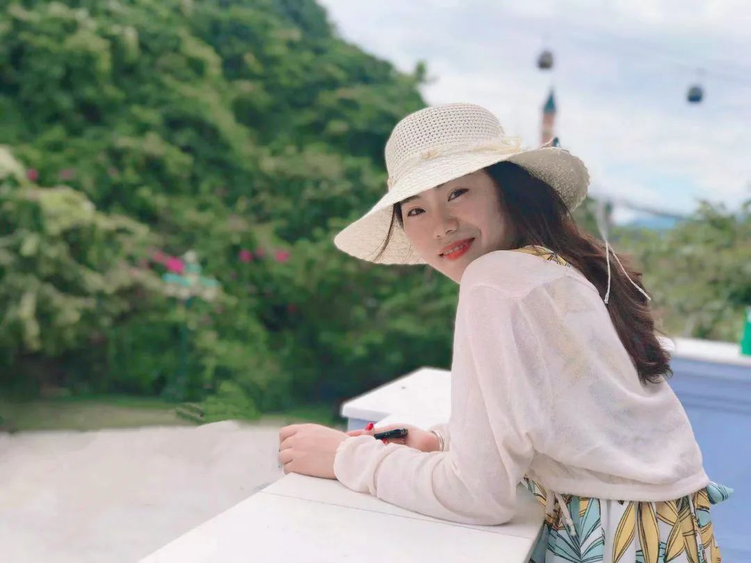 四川天府实验小学,三尺讲台绽芳华共成长