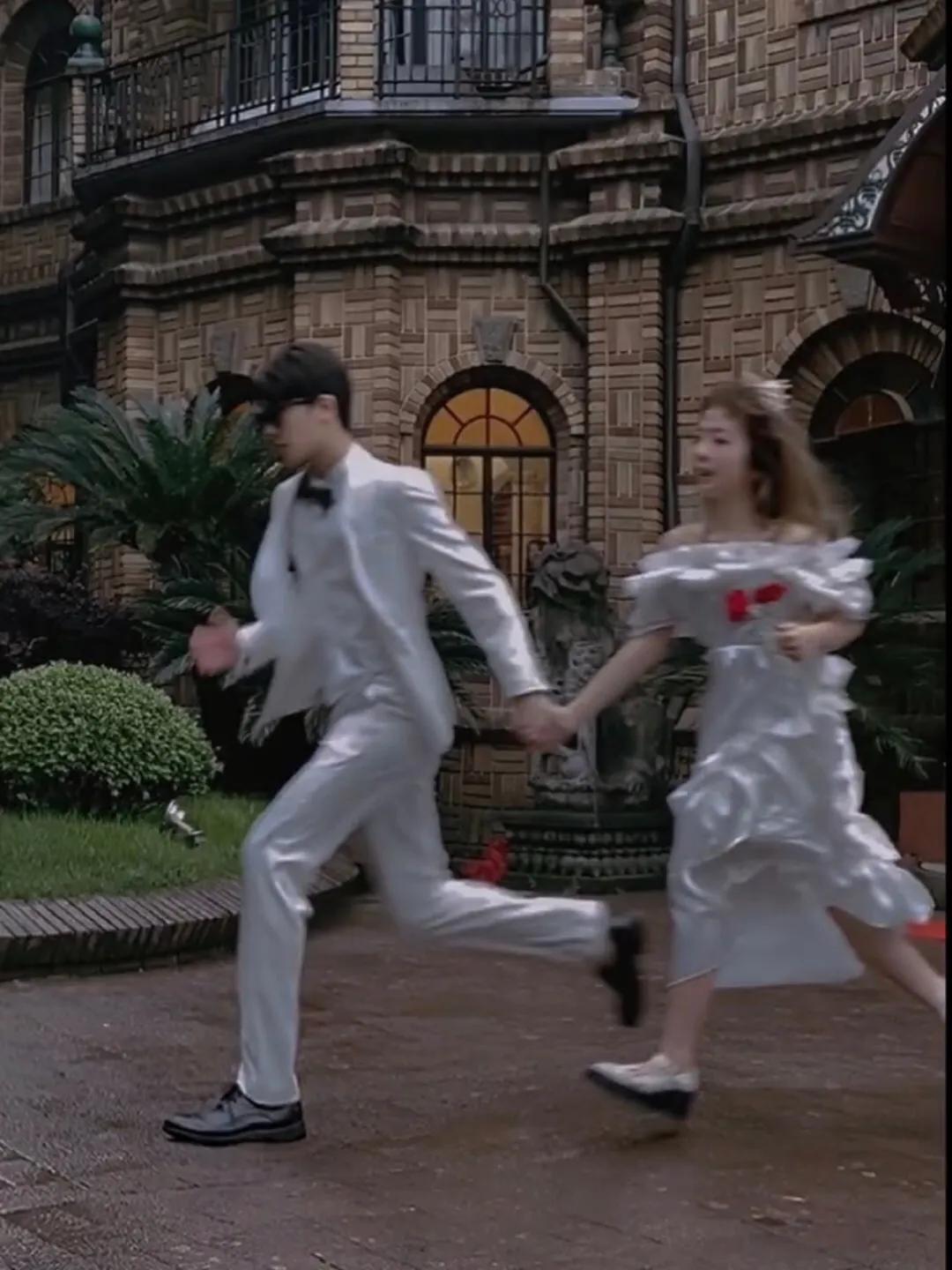 我很想你但我不会说背景图,情侣专用背景图一张