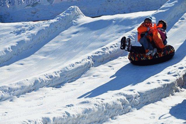 比年味谁更浓？谁能比得过花灯锦簇的栖云！