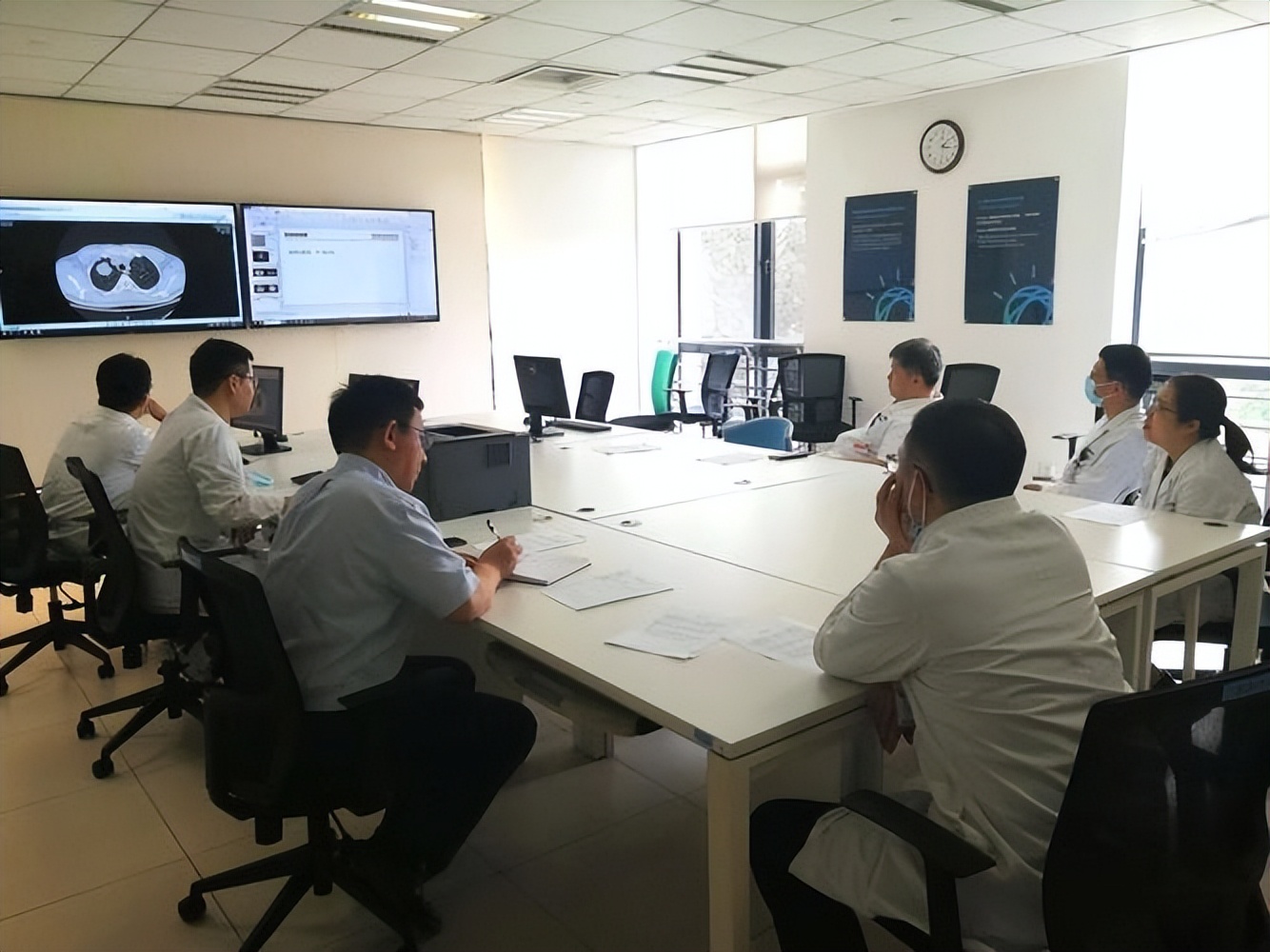 男子胸骨痛检查竟是食管癌,男子胸痛急救成功案例