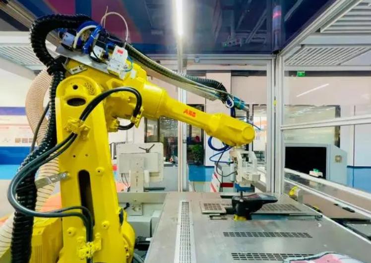 年入27亿！被群嘲“地摊货”的老字号，对自己下了狠手