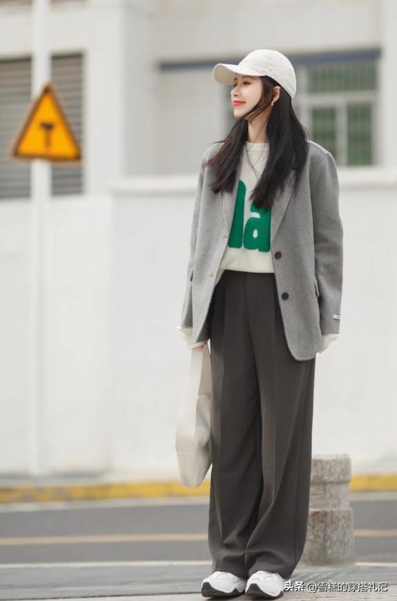 年轻人穿什么灰色好看,米灰色适合什么肤色的人穿