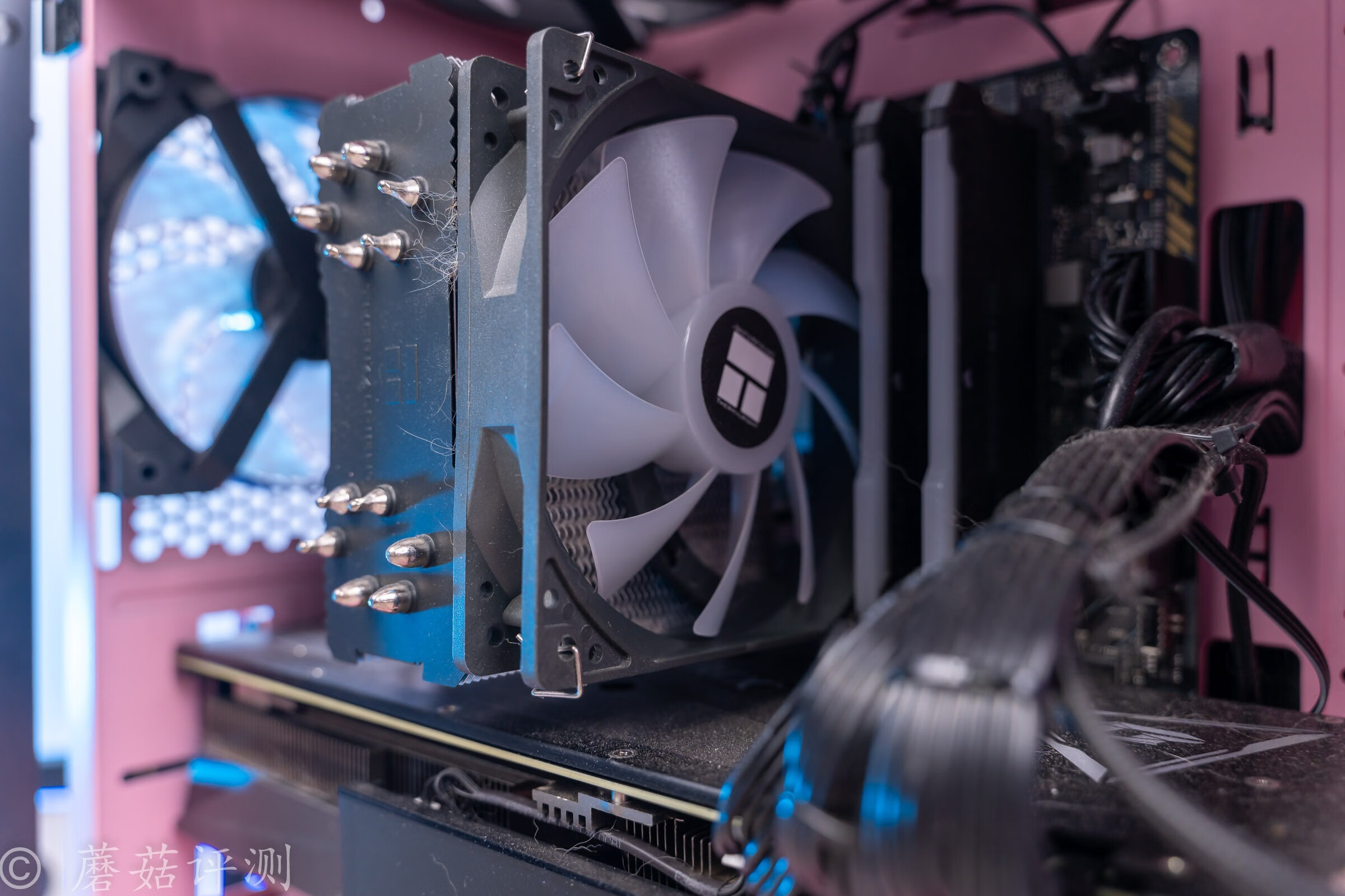 连续多日的高温，让朋友家的主机燥热难耐、更换机箱散热后获新生