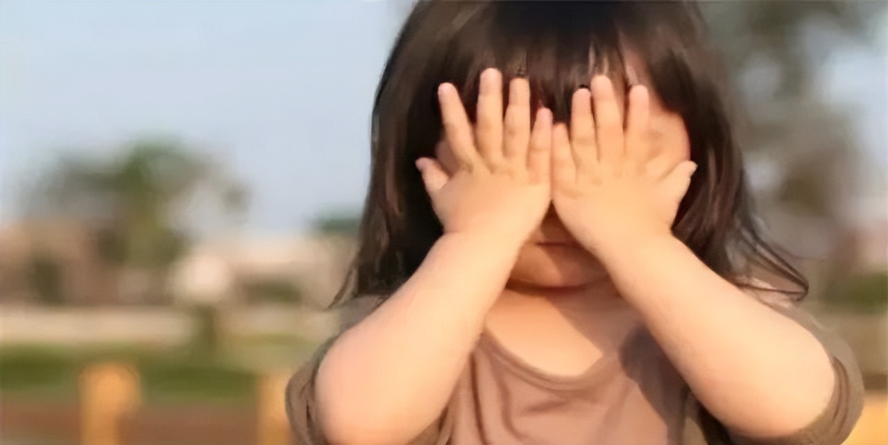 闺女食欲大增突然检查竟然怀孕,女孩呕吐突然发现怀孕了