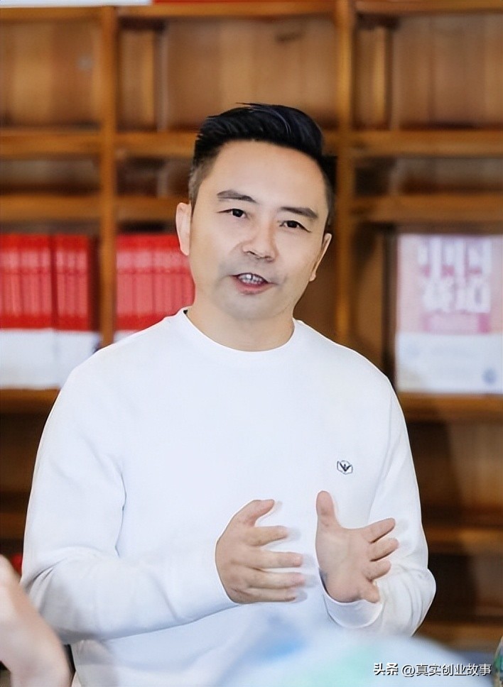 他，是教育界“沃尔玛”聚成创始人，而今又将如何再现辉煌？