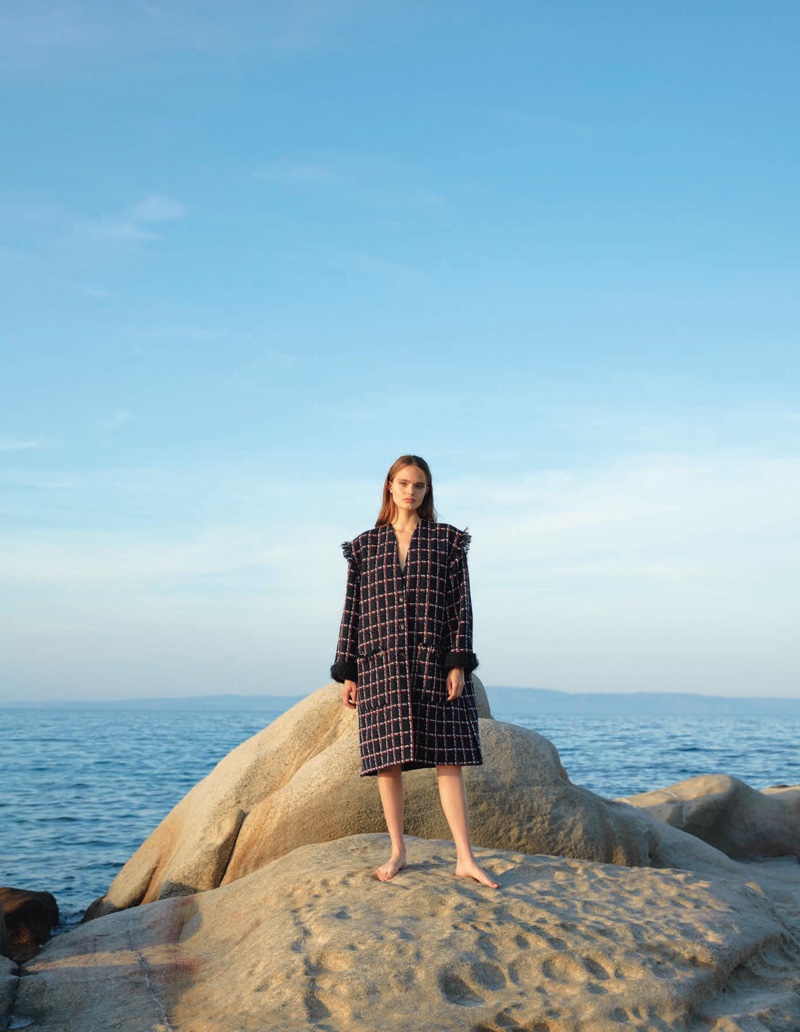 德国超模安娜·米拉（AnnaMilaGuyenz）拍摄的时尚杂志