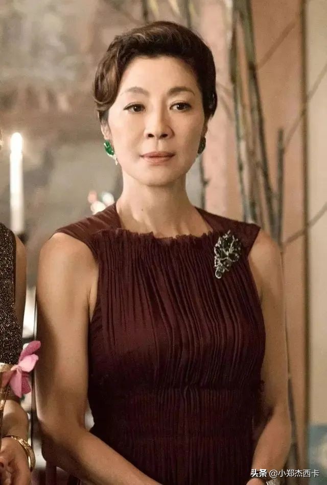 带1000万珠宝进组，谈18年恋爱不结婚，彪悍的人生不需要解释