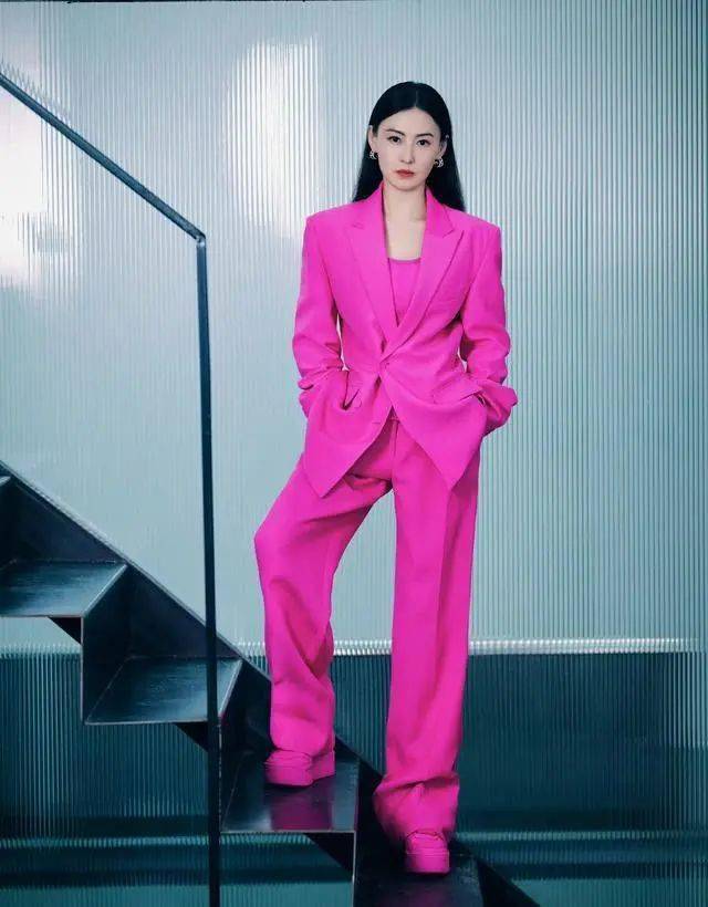 黑长直张柏芝,张柏芝复古发型图片欣赏