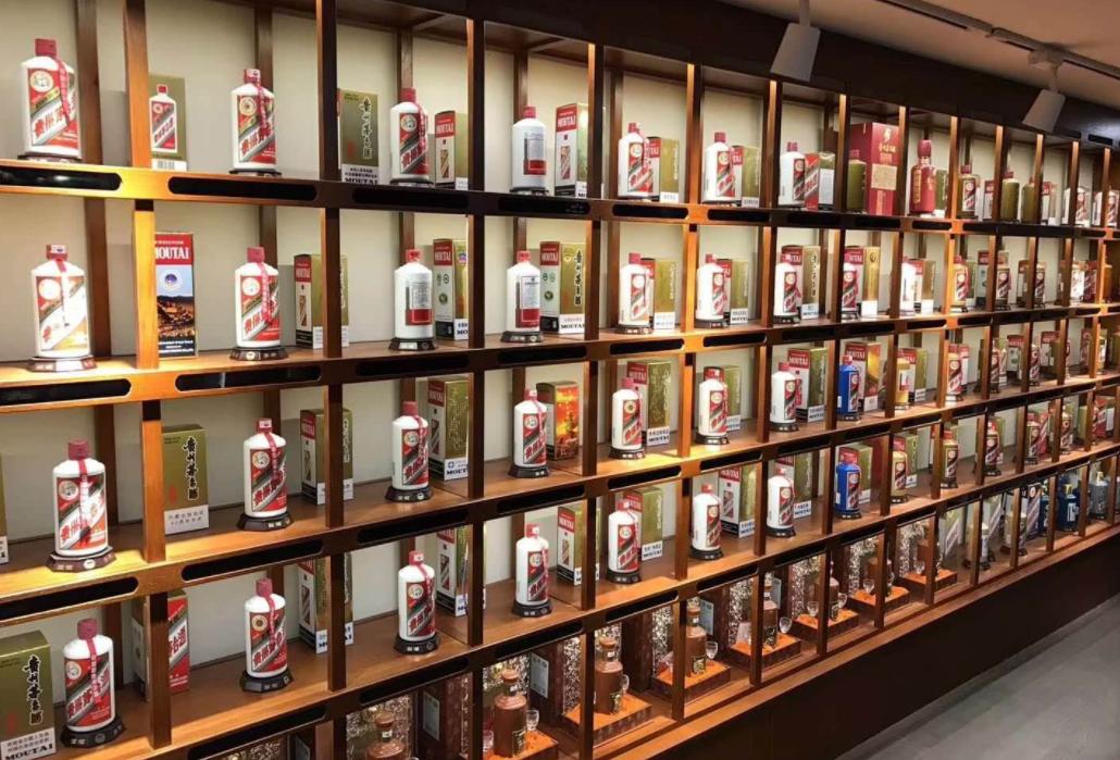 茅台系列酒哪款宴席请客最合适,月薪3000请客喝什么酒