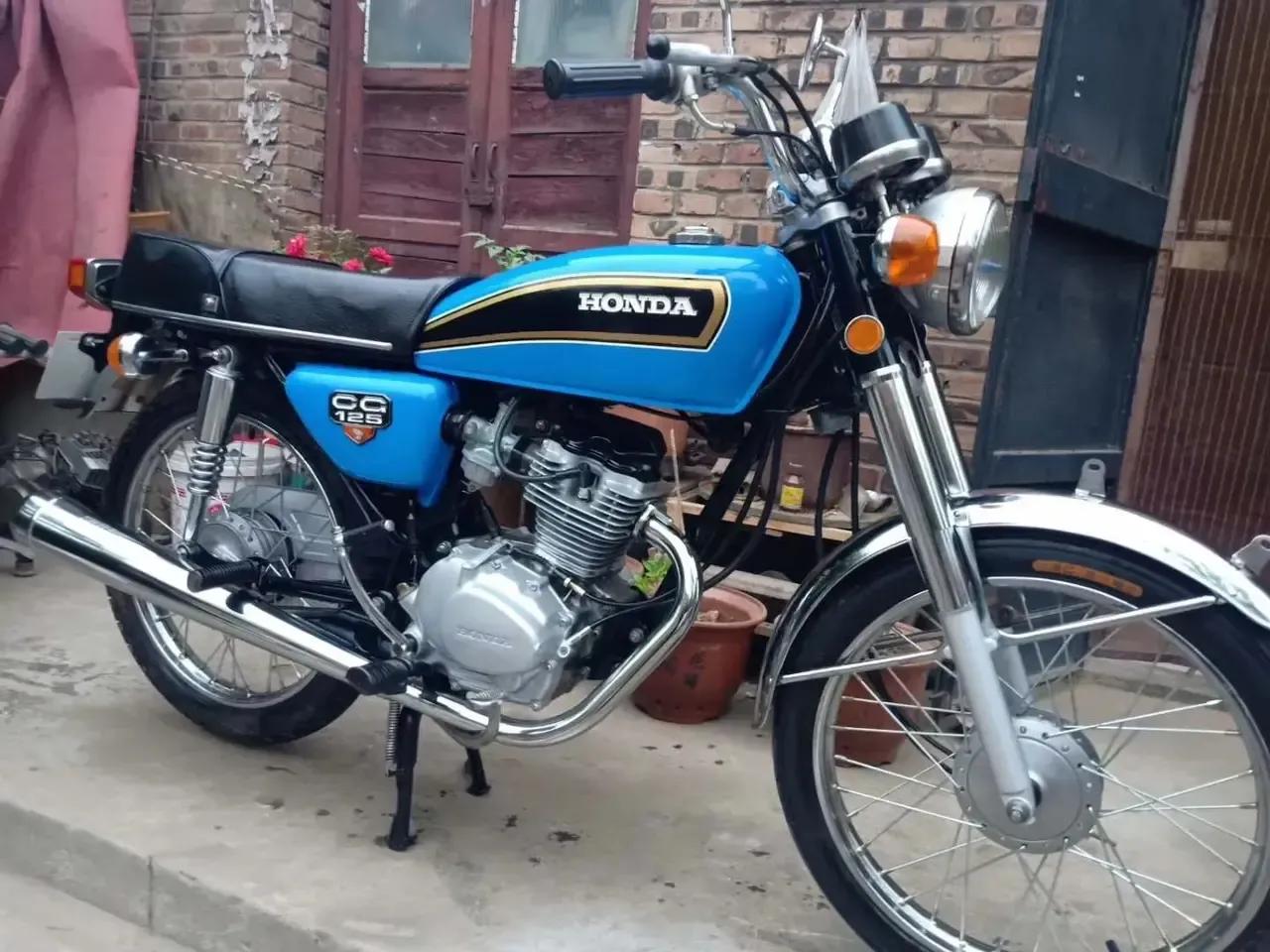 一代经典，铃木GS125摩托，八九十年代125排量中的天花板