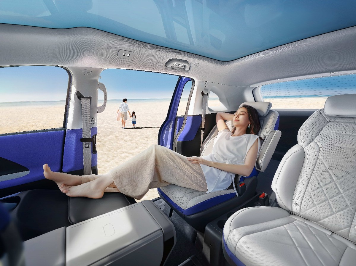 献给中国家庭爱的礼物！极狐汽车考拉开启遛娃新模式