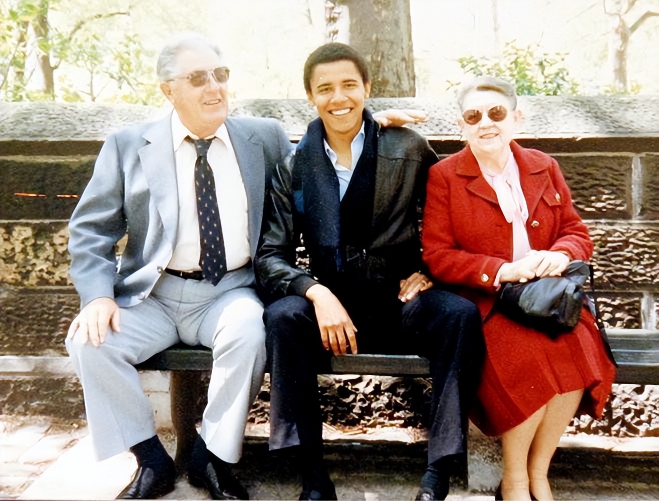 奥巴马:是逆袭成功的黑人总统,还是一位披着羊皮的狼政客?