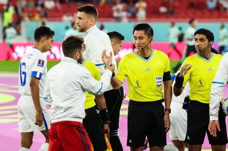 马宁执法卡塔尔vs巴勒斯坦,中国裁判马宁在卡塔尔执法哪几场