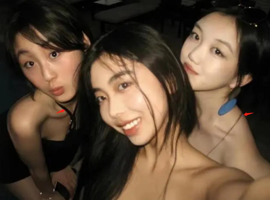 李嫣穿衣打扮神似王菲,15岁李嫣大方晒正脸照