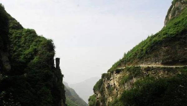 那乐西公路，那勘修情景，那道中行吟，三个字险、难、痛