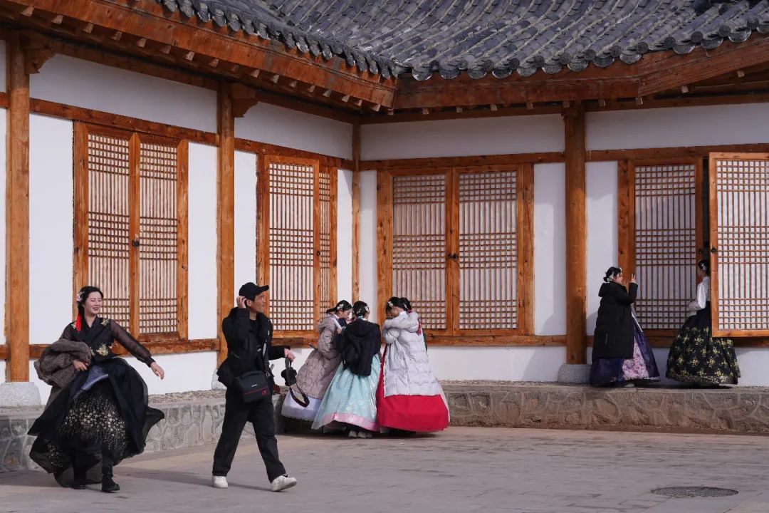 不一样的延吉旅行！坐上一辆复古铛铛车，深度感受朝鲜族历史文化