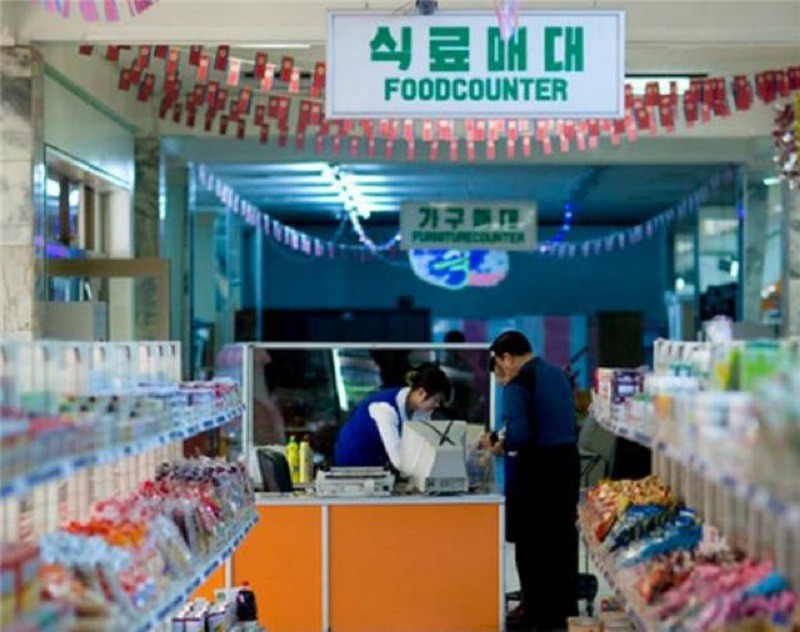 朝鲜唯一的国际机场：不能拍照，麻雀虽小五脏俱全，虎骨酒9美元