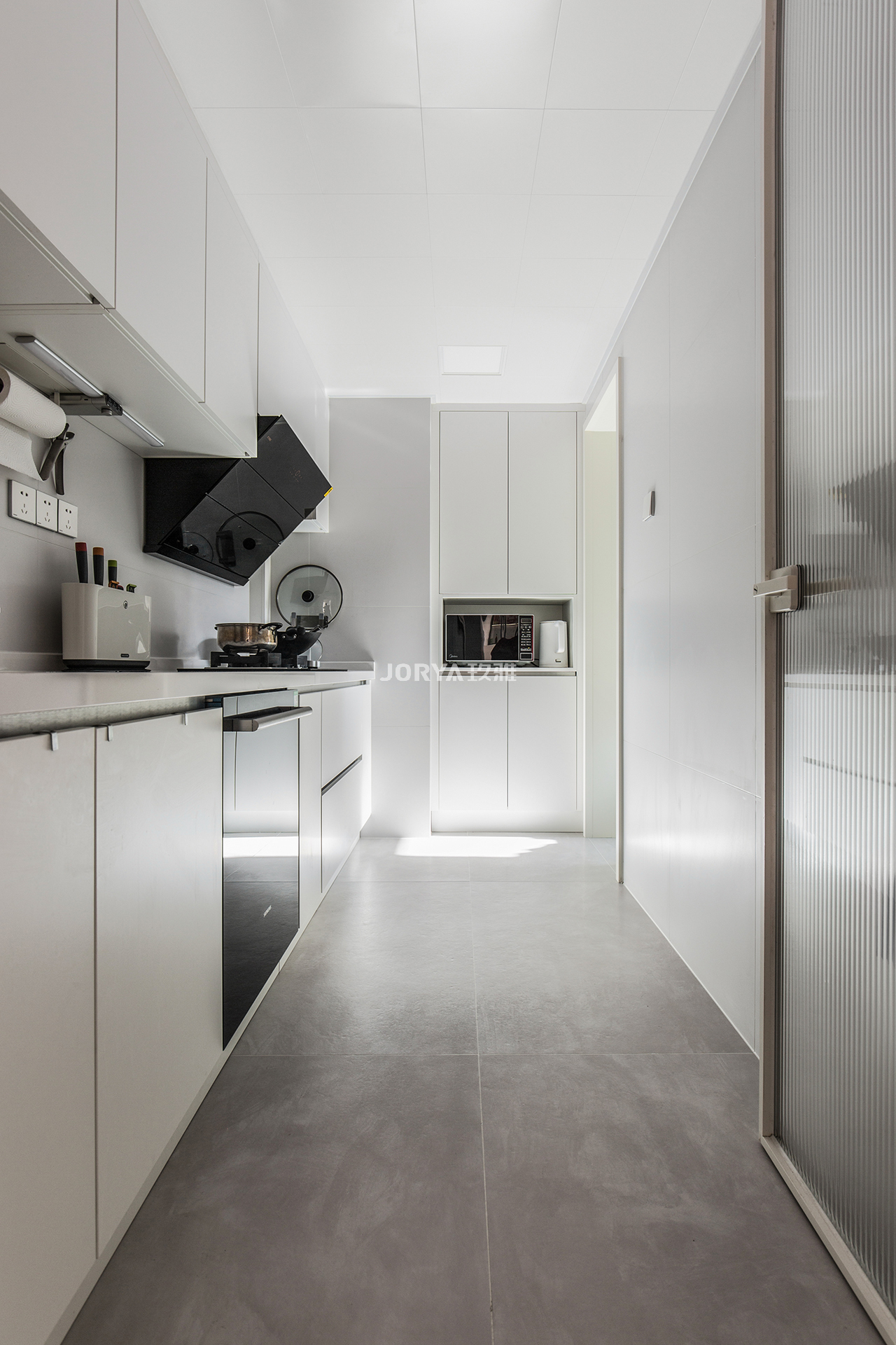 斜坡造型吊顶,斜坡屋顶木板吊顶