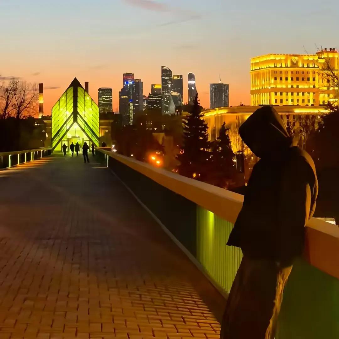 很久不换头像的男生,长期不换的微信头像男生