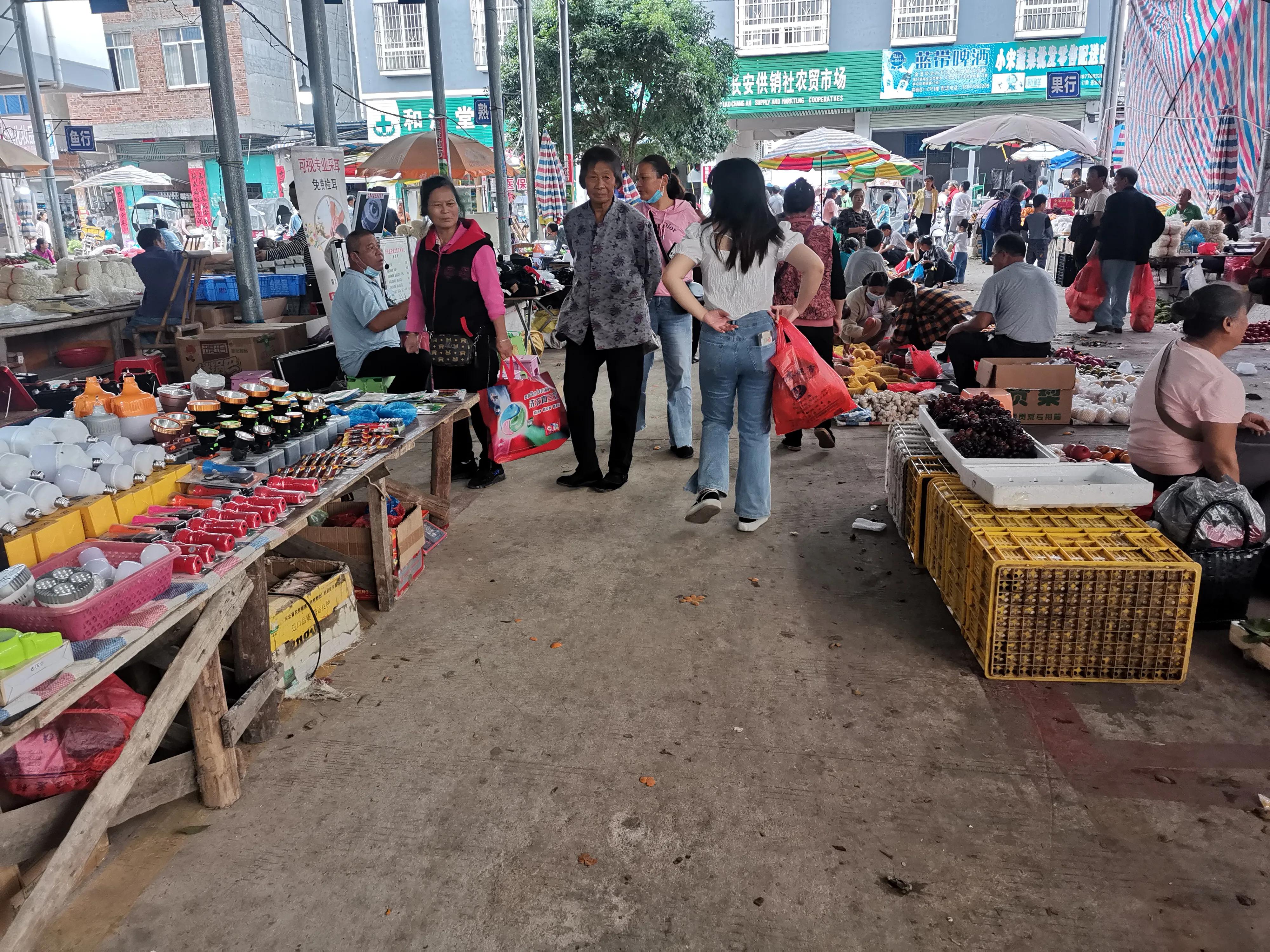 摆摊第181天和182天：河池市罗城县小长安镇和柳州市融水县永乐镇