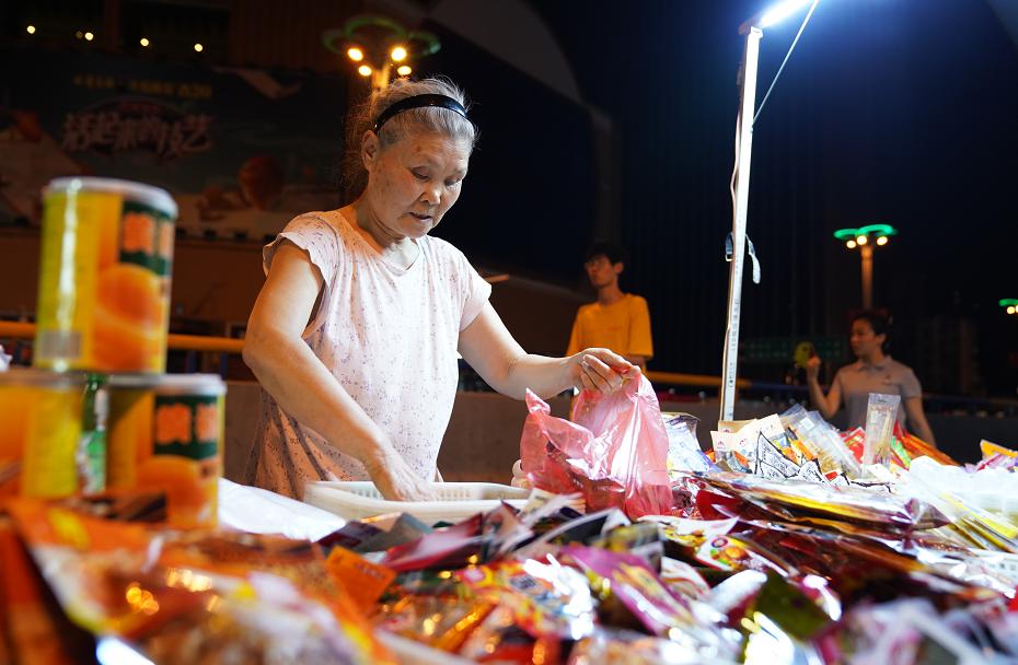 凌晨12点的街头照片,凌晨12点的合肥街头