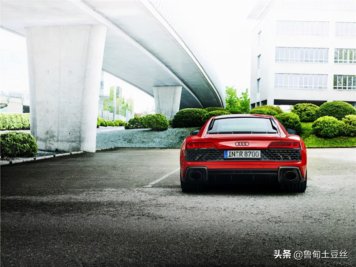 奥迪r8v10,17款奥迪r8v10coupe测评