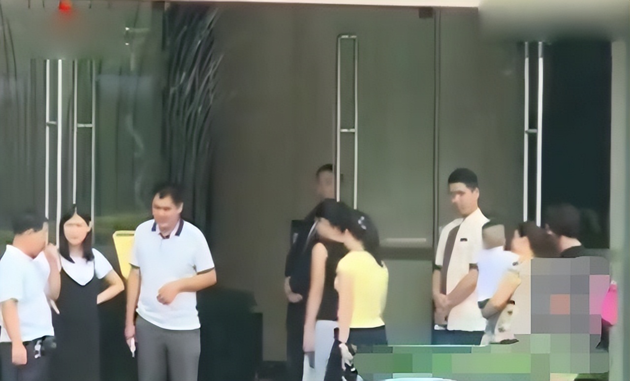 富婆招聘男公关之内幕揭秘,富婆招男公关