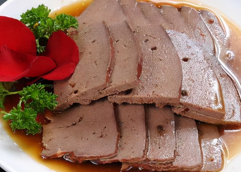 大蒜是肝病的“发物”？医生提醒：若想养肝，这4种食物尽量少吃