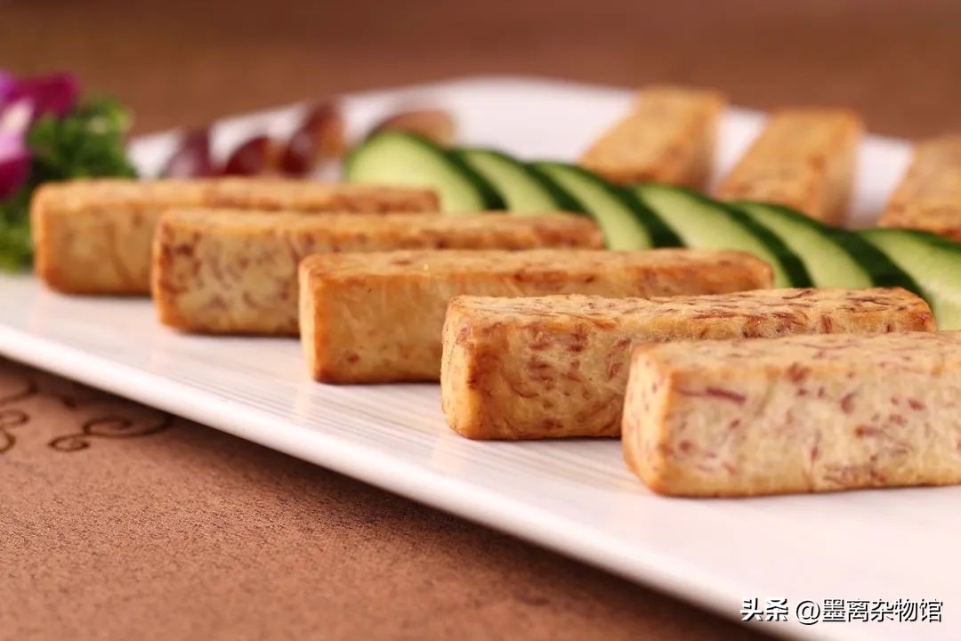 有一种植物浑身都是刺,形似芋头的有毒植物