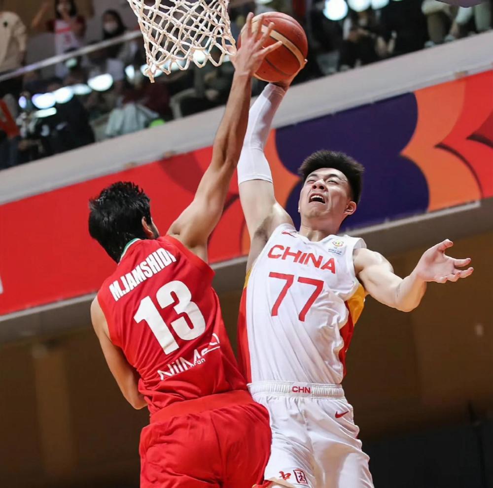 林书豪张镇麟现身野球场,张镇麟林书豪在成都