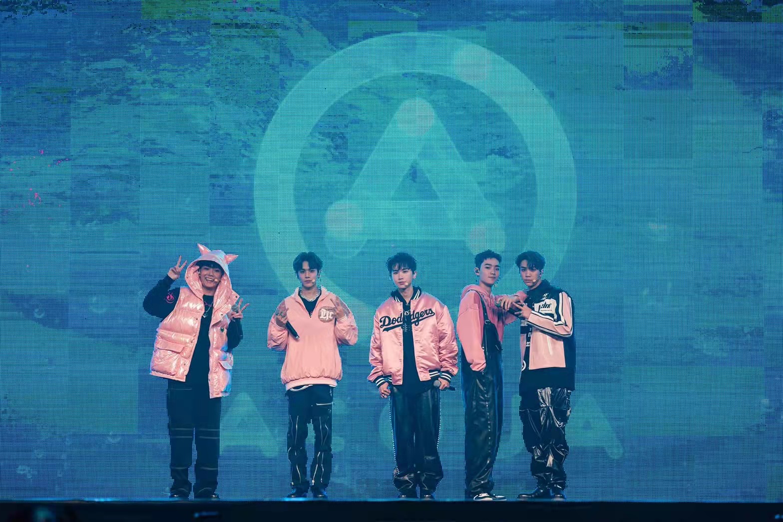 AcQUA源少年怀揣初心火爆开唱连开两天演唱会现场嗨翻