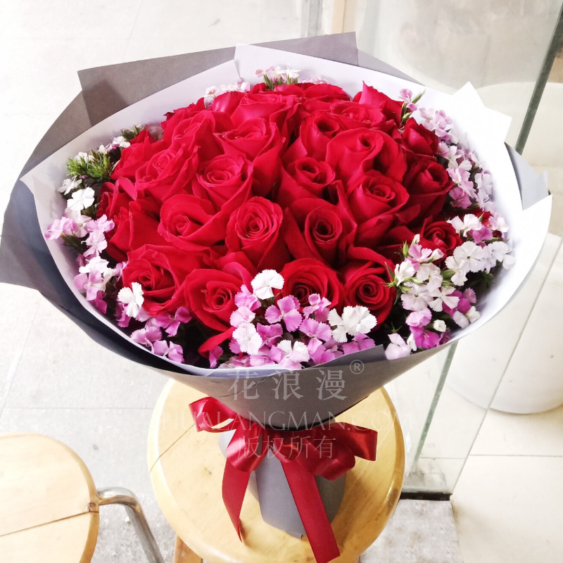 520送女朋友百合还是玫瑰,520送老婆粉玫瑰还是红玫瑰