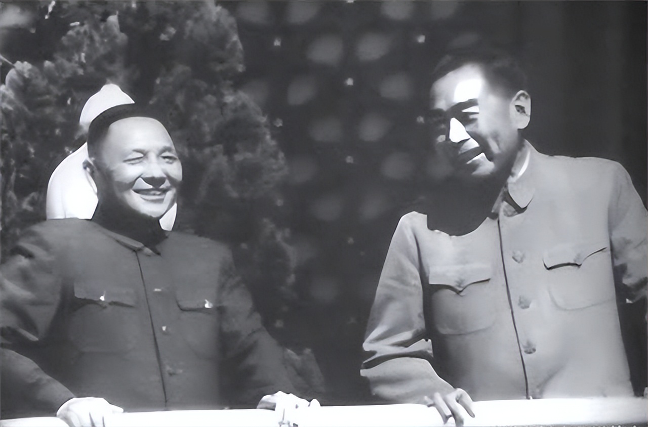 76年总理逝世，谁致悼词引争议，*剑英叶**拍板：论资历只有一人合适