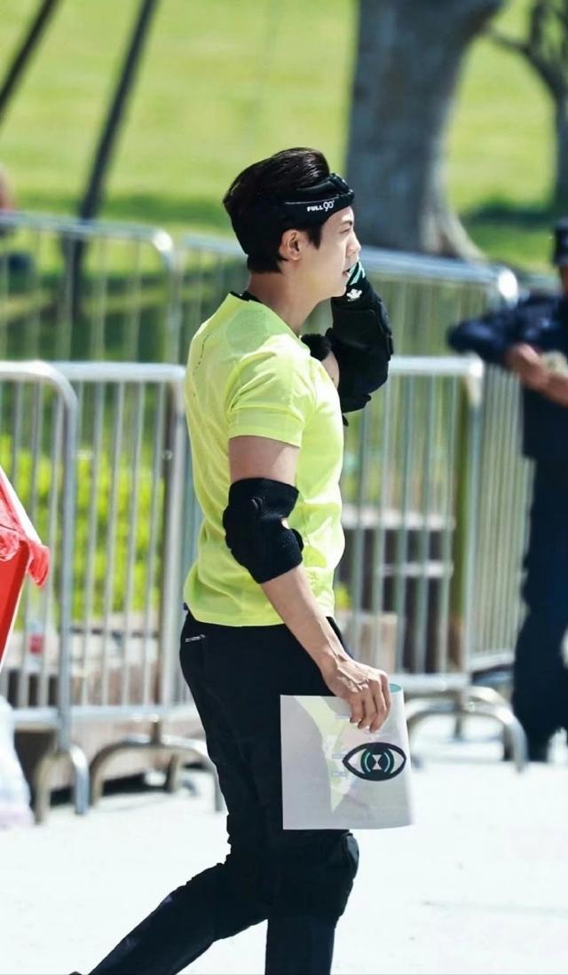 全员加速中：16位嘉宾，时代少年团7人，这阵容没有想看的欲望？