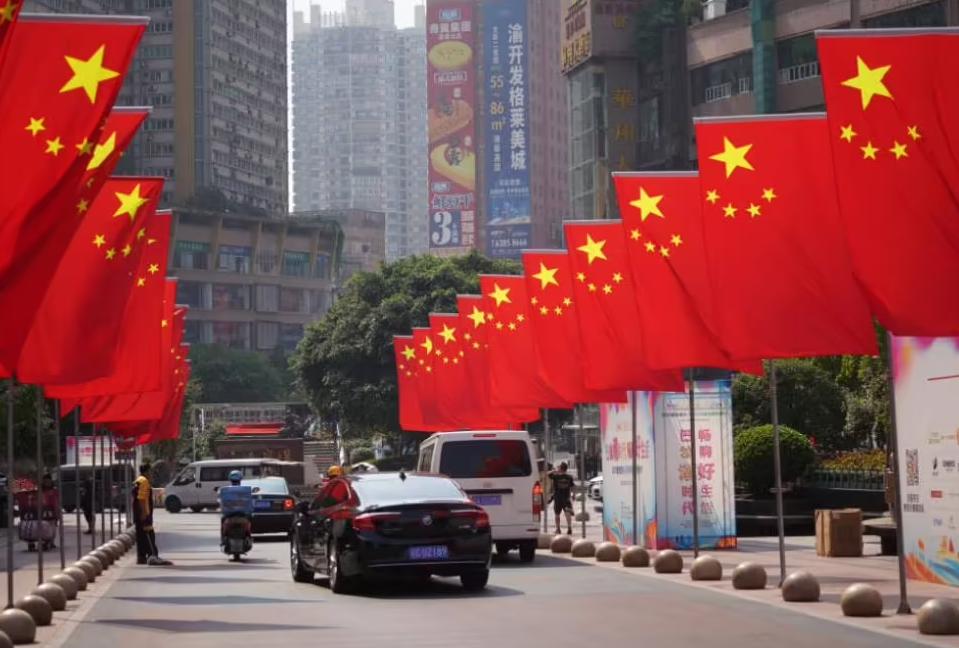 五星红旗仅得15票，3号作品得185票，为何最终选了“五星红旗”？