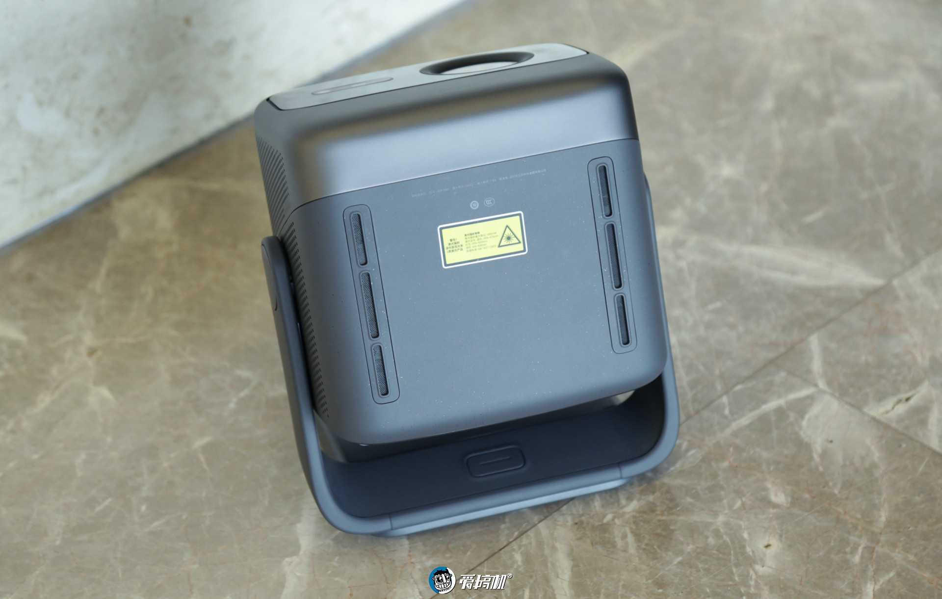 8999元的国产之巅，坚果N1Ultra三色激光云台投影体验