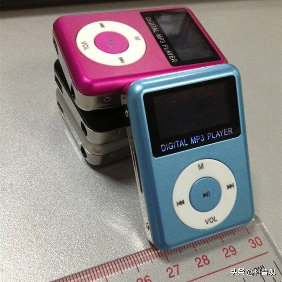 为啥还有人在收旧DVD光盘，废旧光盘有何价值？有人靠它年入20万